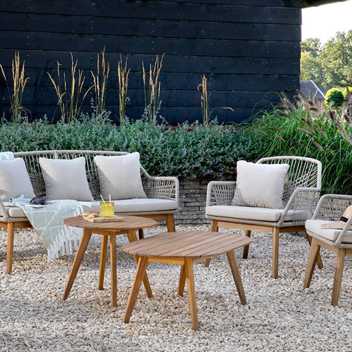Mesa de Exterior Sevilla de Madera de Acacia FSC 100% Natural