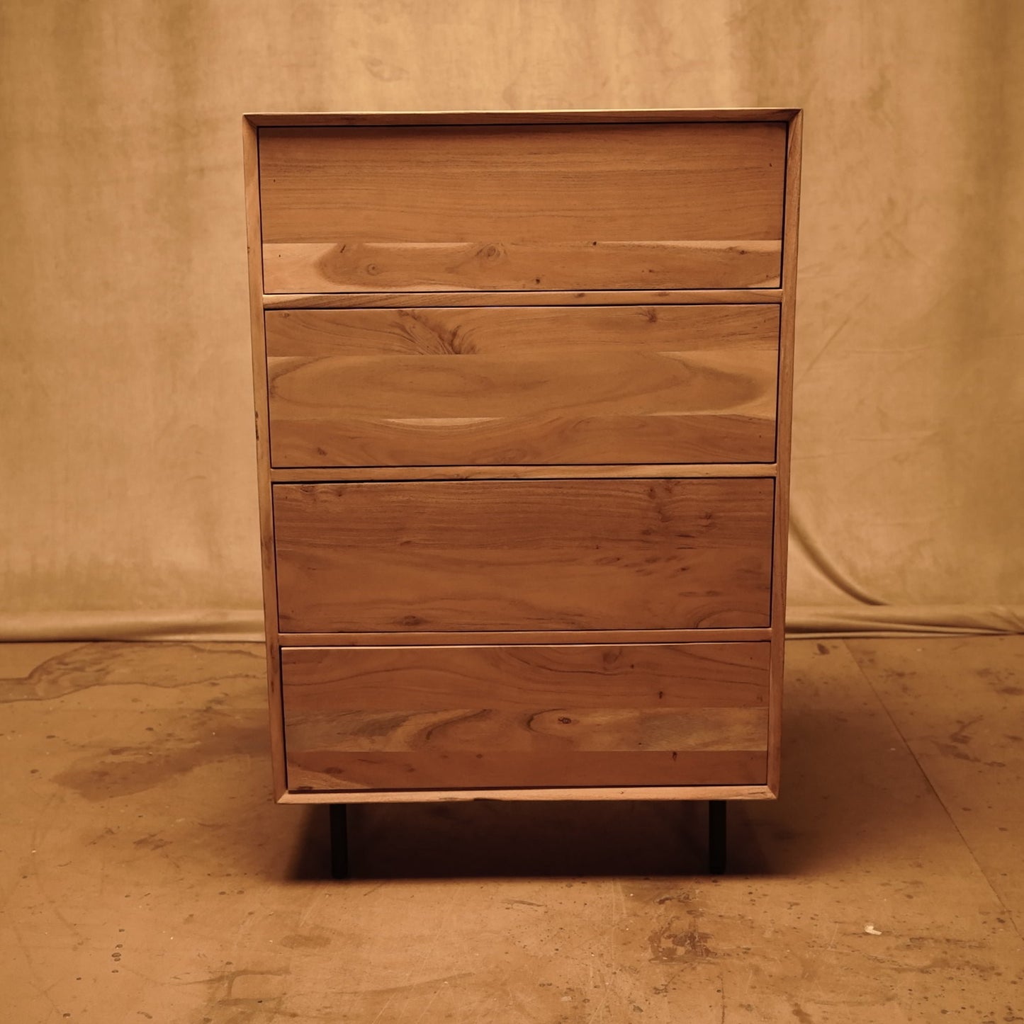 Chest of drawers no. 68