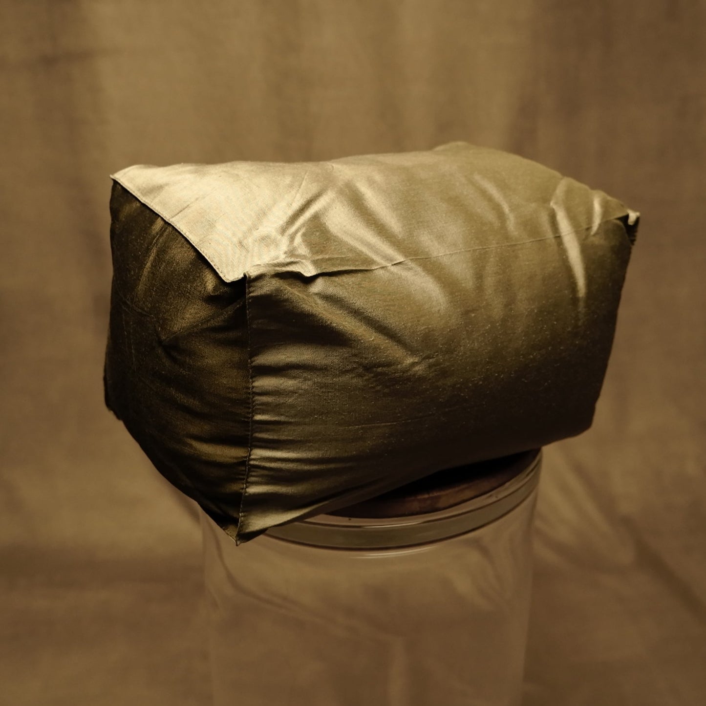 Rechteckiges Kissen 30x20 cm in Grüntönen – Bohemian-Stil aus glänzender Seide