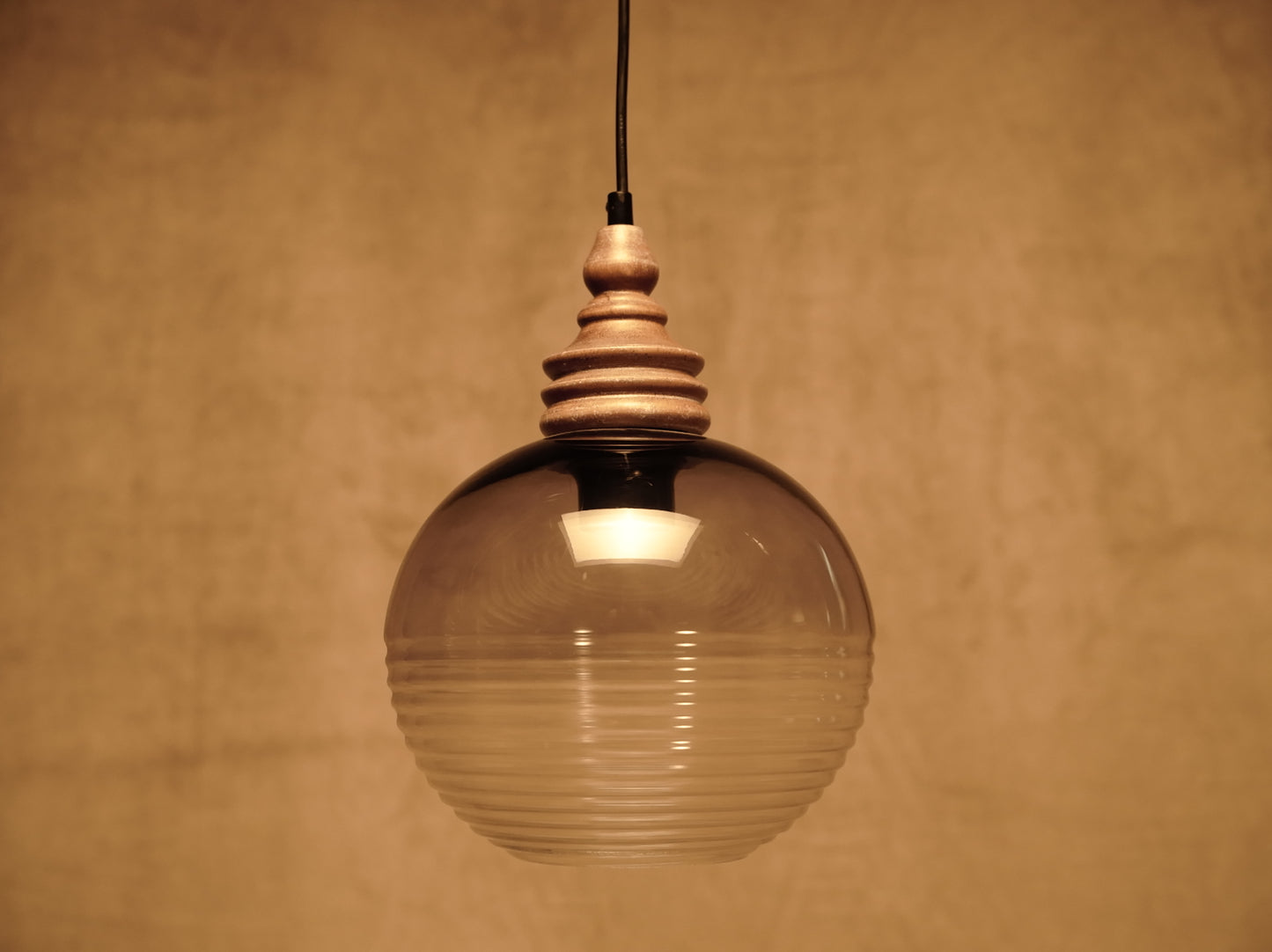 Lámpara de Techo de Cristal y Madera Natural - Estilo Rústico y Elegante