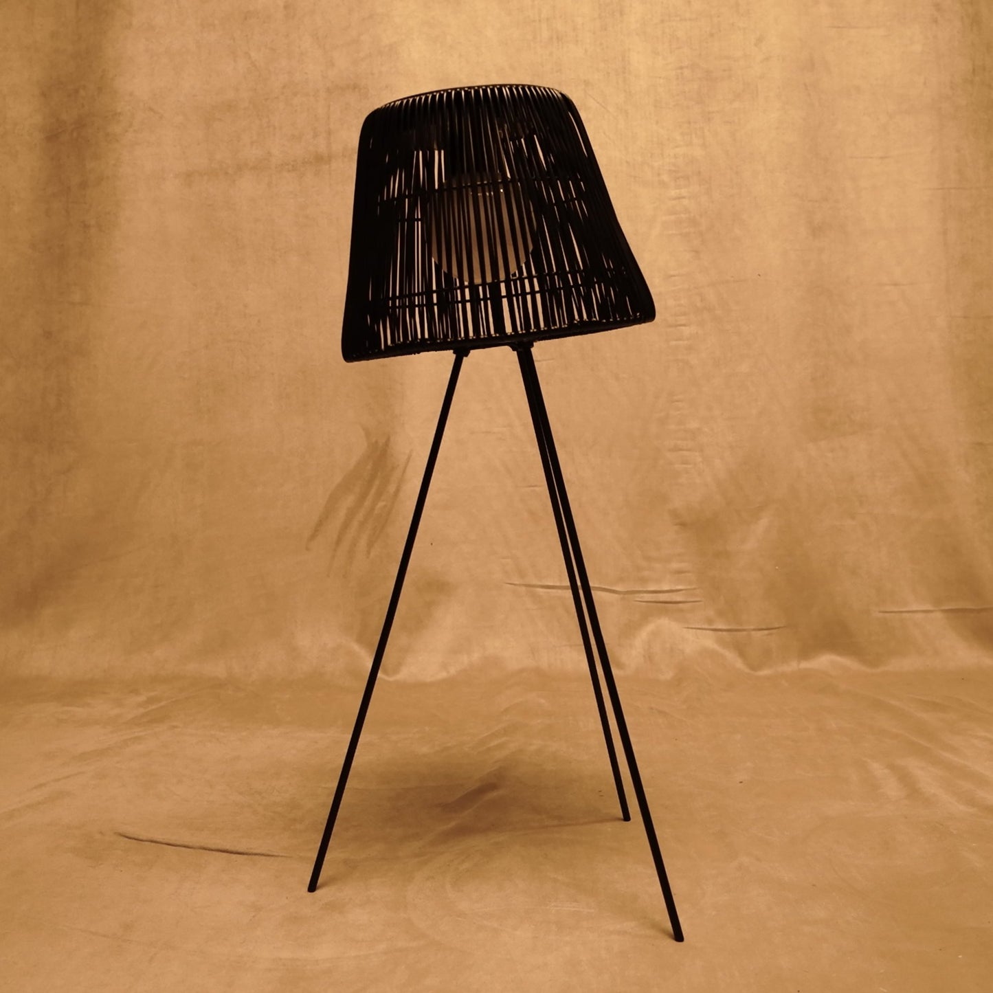 Schwarze Solar-Stehlampe für den Außenbereich