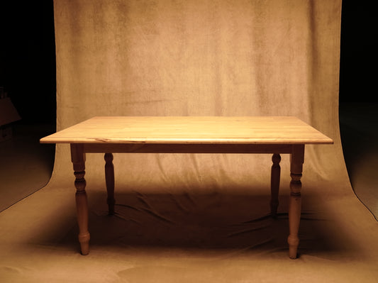 Mesa de Pino Rústica con Patas Torneadas - Estilo Clásico