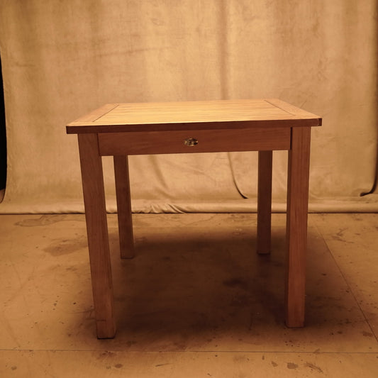 Mesa de exterior de madera 80x80 estilo rústico