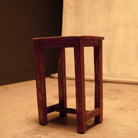Mesita taburete rojo de madera antigua roja - Estilo rústico vintage