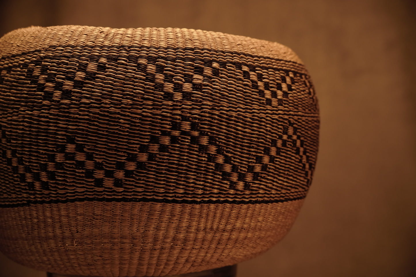 Handgefertigter Ghana-Stammeskorb