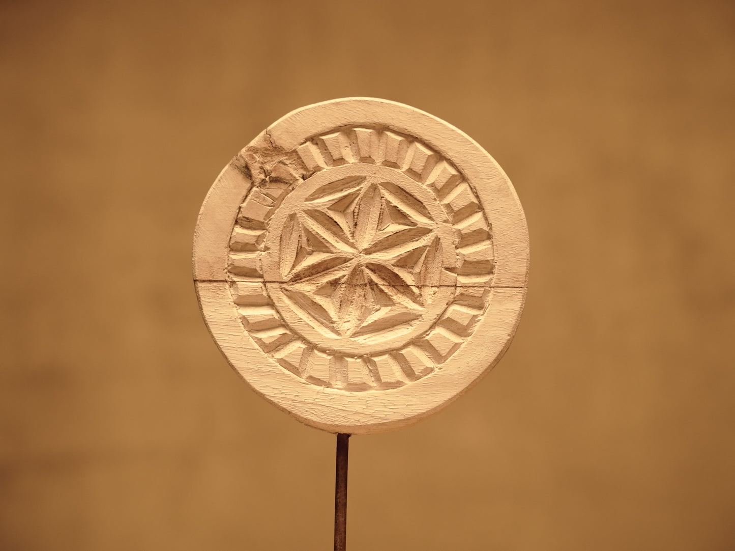 Decorative wooden wedges - various models