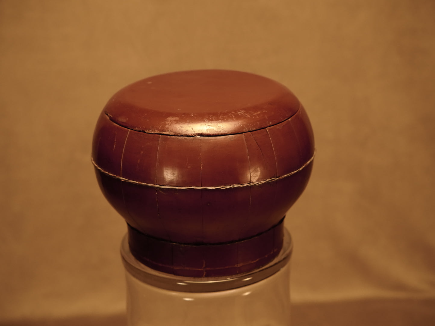 Fiambrera Oriental Roja de Madera Antigua