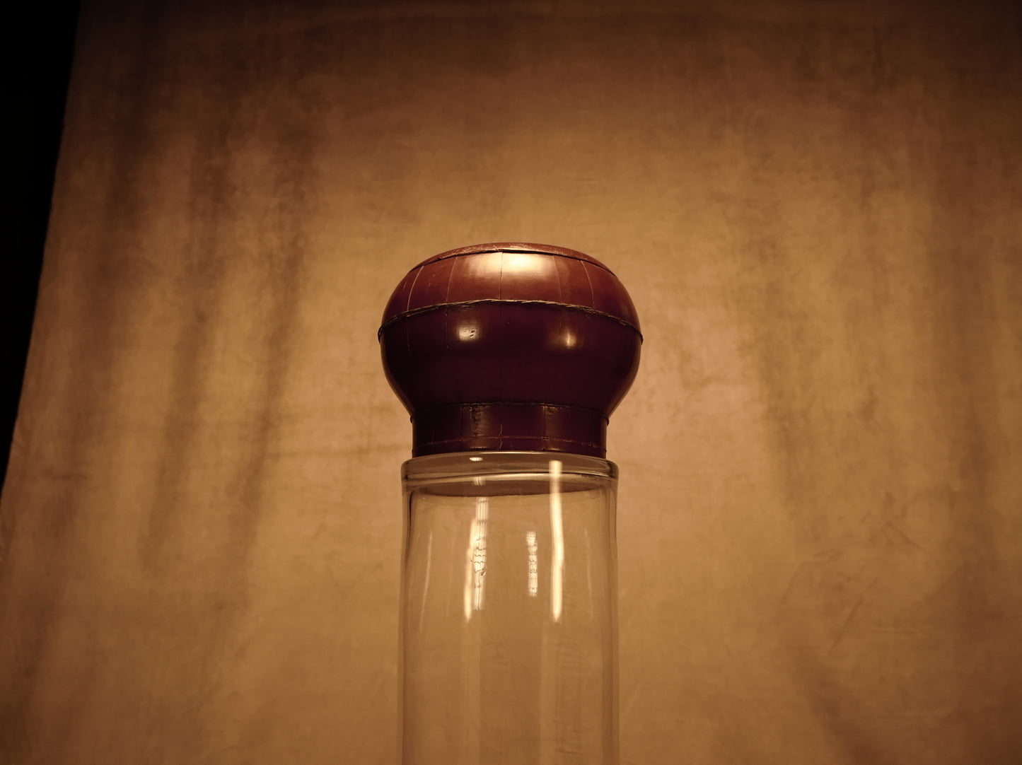 Fiambrera Oriental Roja de Madera Antigua