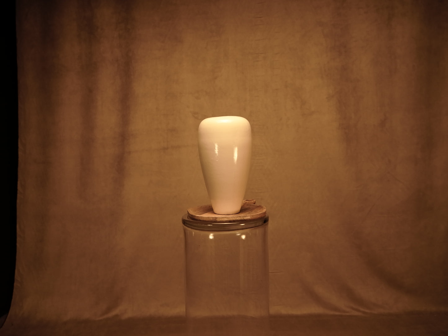 Minimalistische weiße Keramikvase
