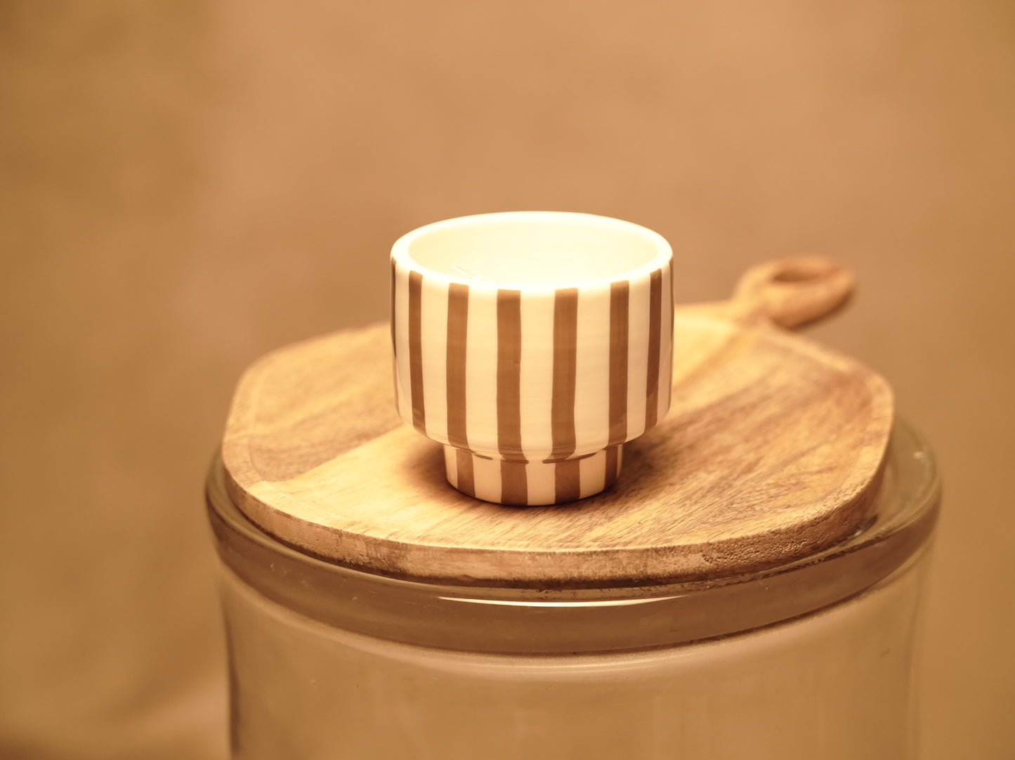 Maceta Decorativa de Dolomita con Líneas Camel - Set de 3 Tamaños - Uso en Interiores