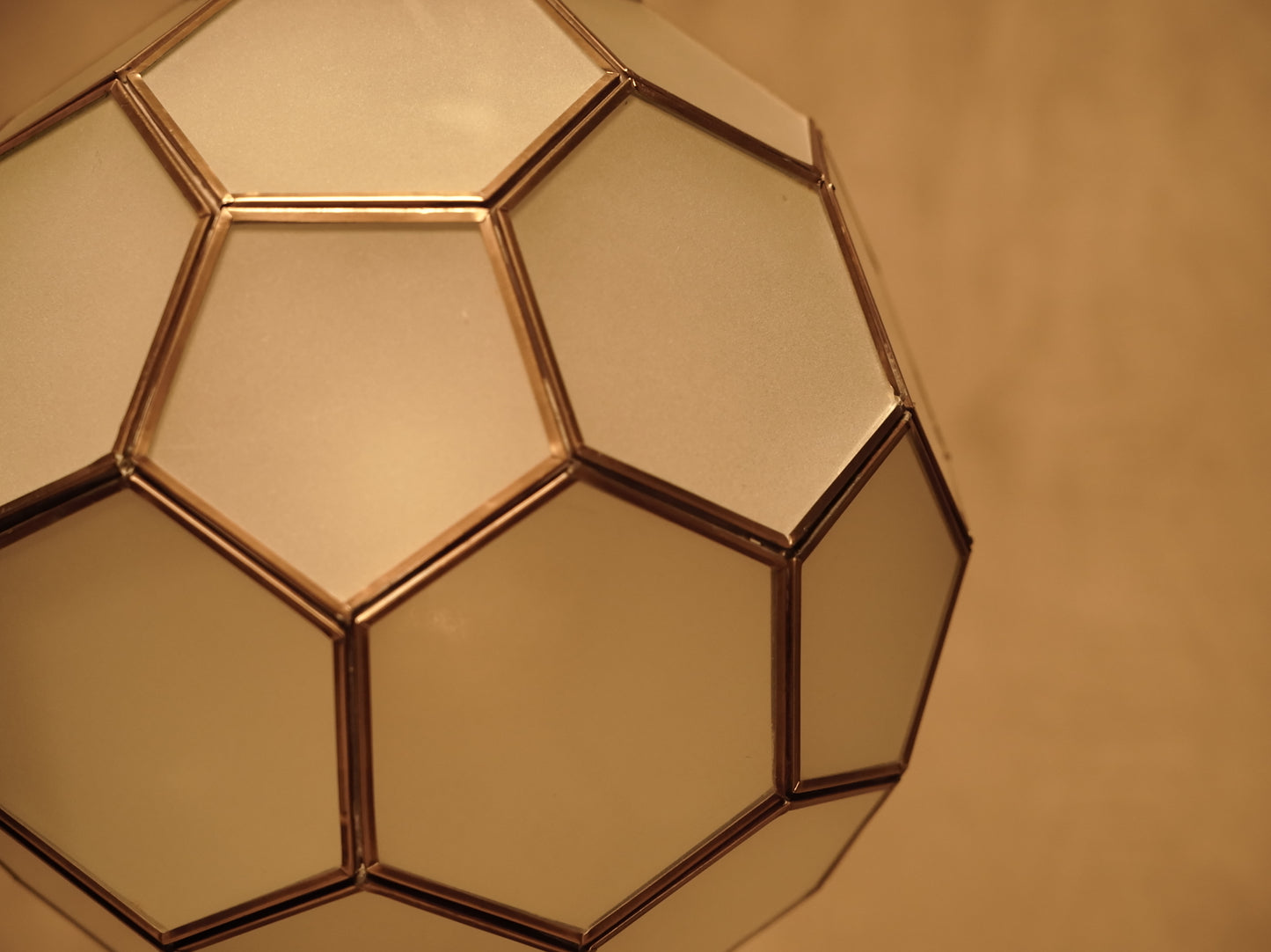 Lámpara de Techo Artesanal de Cristal y Estaño Soldado a Mano - Estilo Geométrico de 75cm