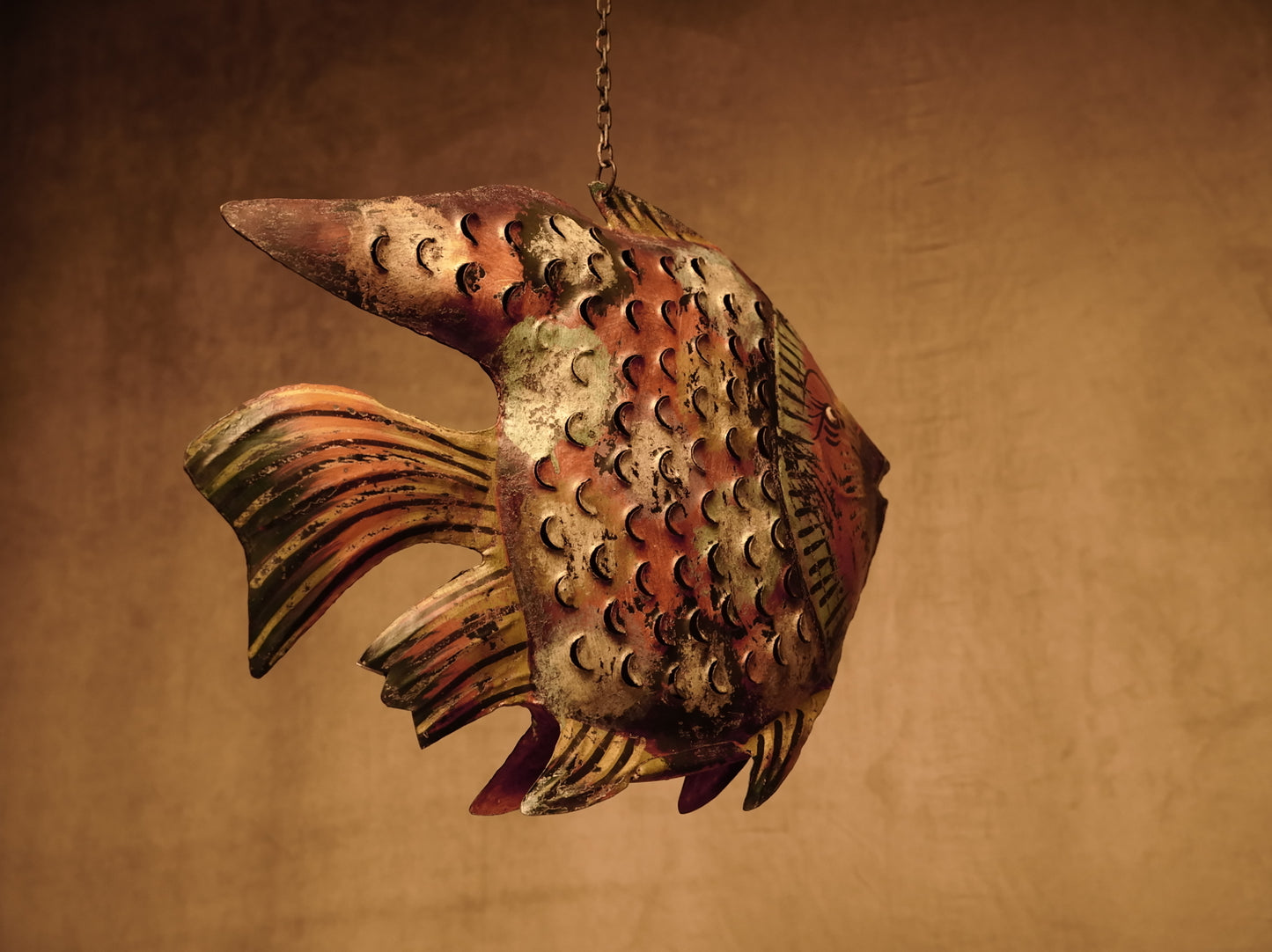 Portavela Decorativo Artesanal en Hierro "Pescado Indio" - Varios Tamaños y Colores