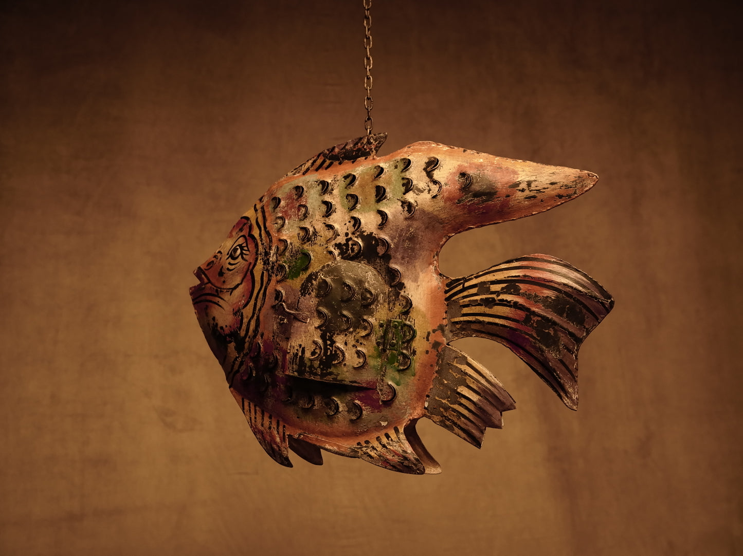 Portavela Decorativo Artesanal en Hierro "Pescado Indio" - Varios Tamaños y Colores