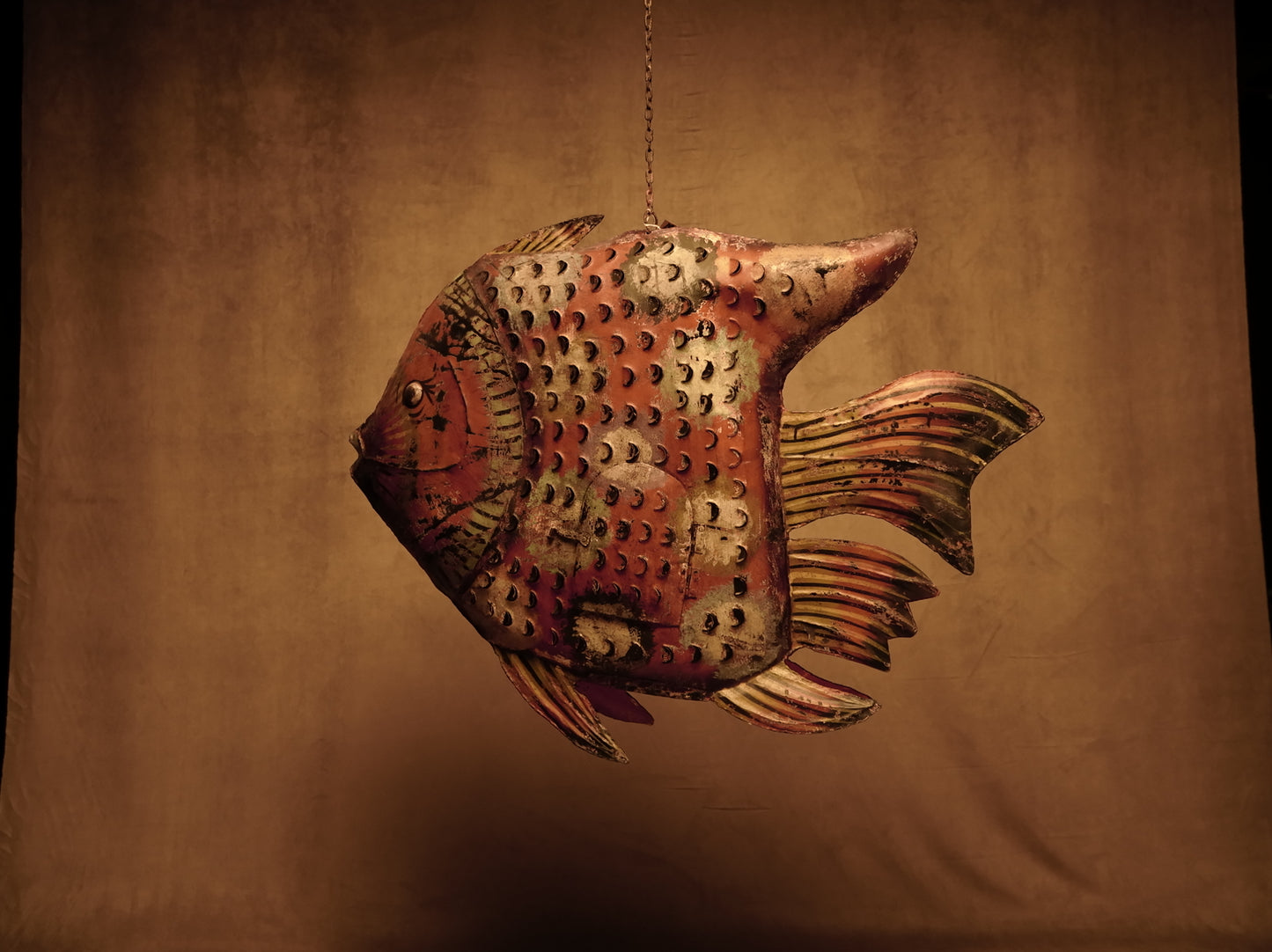 Portavela Decorativo Artesanal en Hierro "Pescado Indio" - Varios Tamaños y Colores
