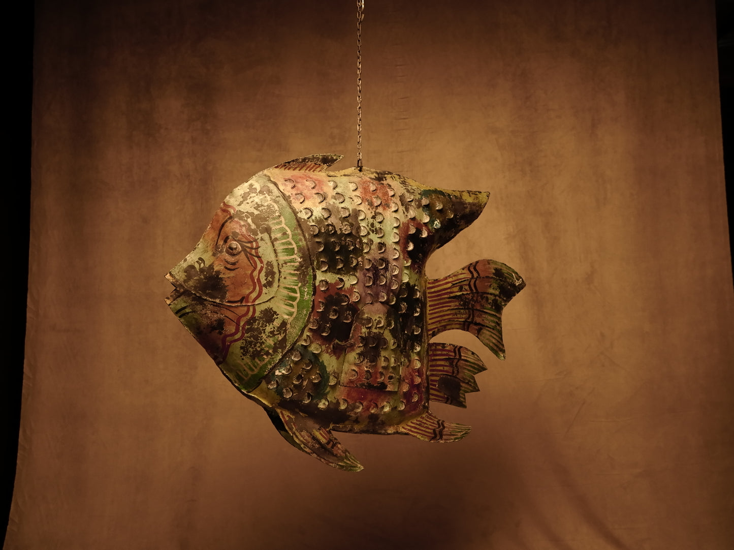 Portavela Decorativo Artesanal en Hierro "Pescado Indio" - Varios Tamaños y Colores