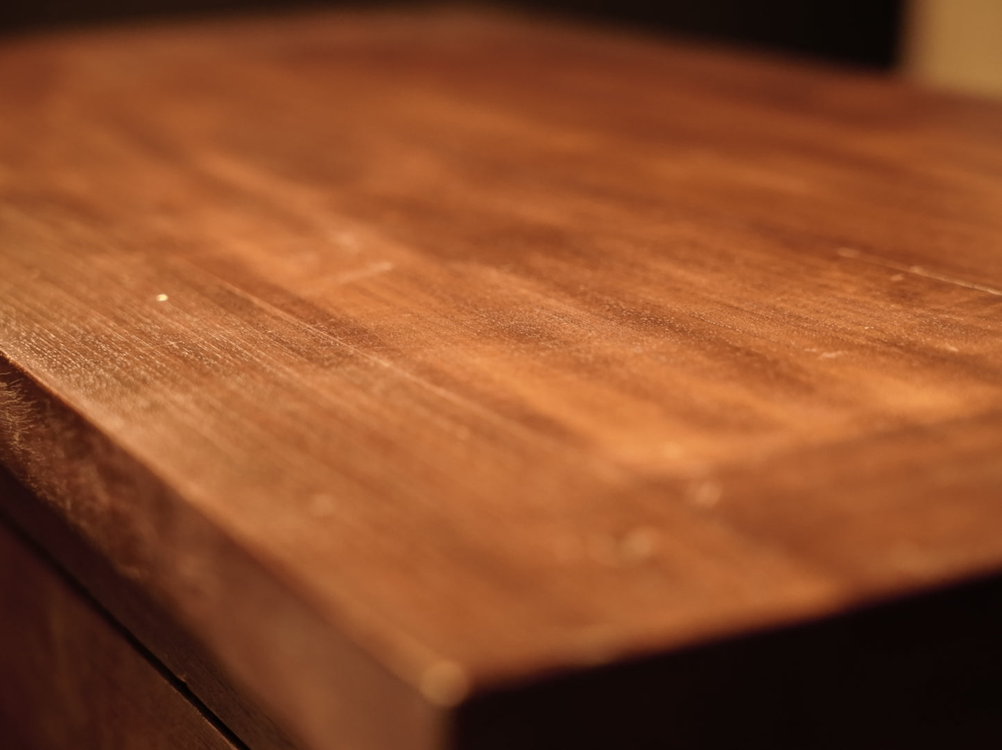 Cajonera de madera de teca estilo clásico
