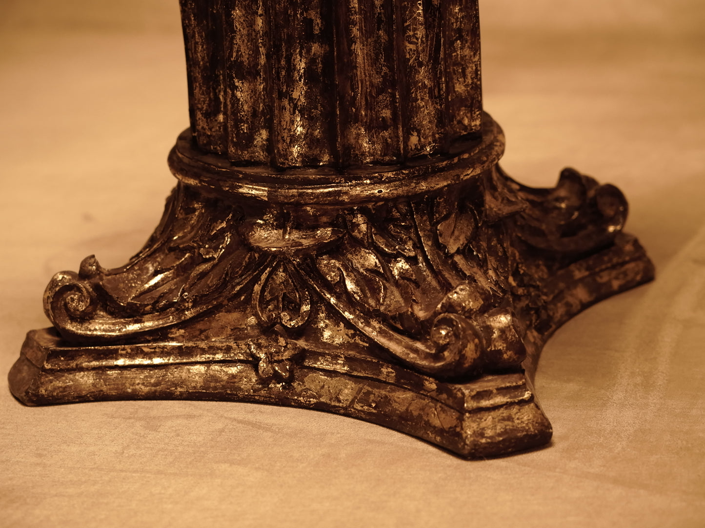 Antique gold pedestal column