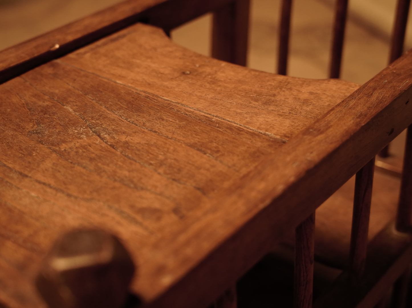 Silla de Bebé Antigua Restaurada - Madera Maciza de Norte de China, Siglo XX