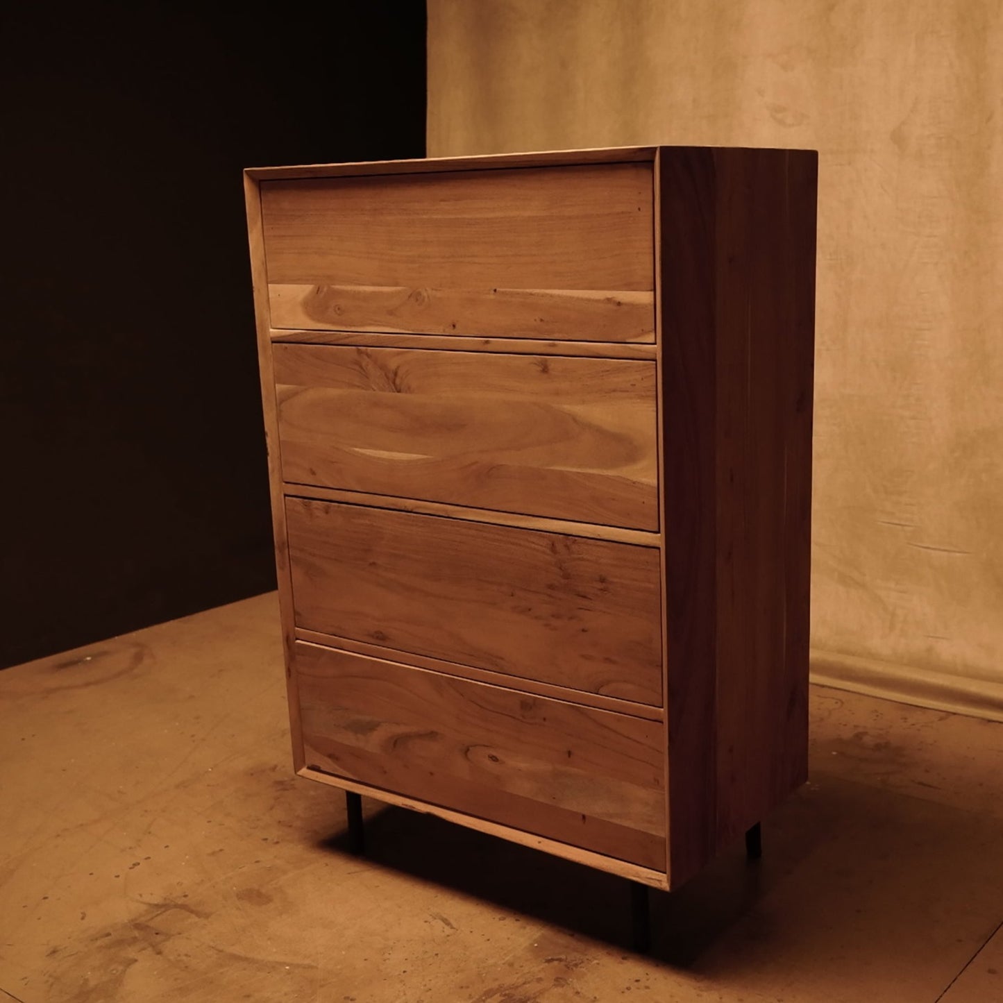 Chest of drawers no. 68
