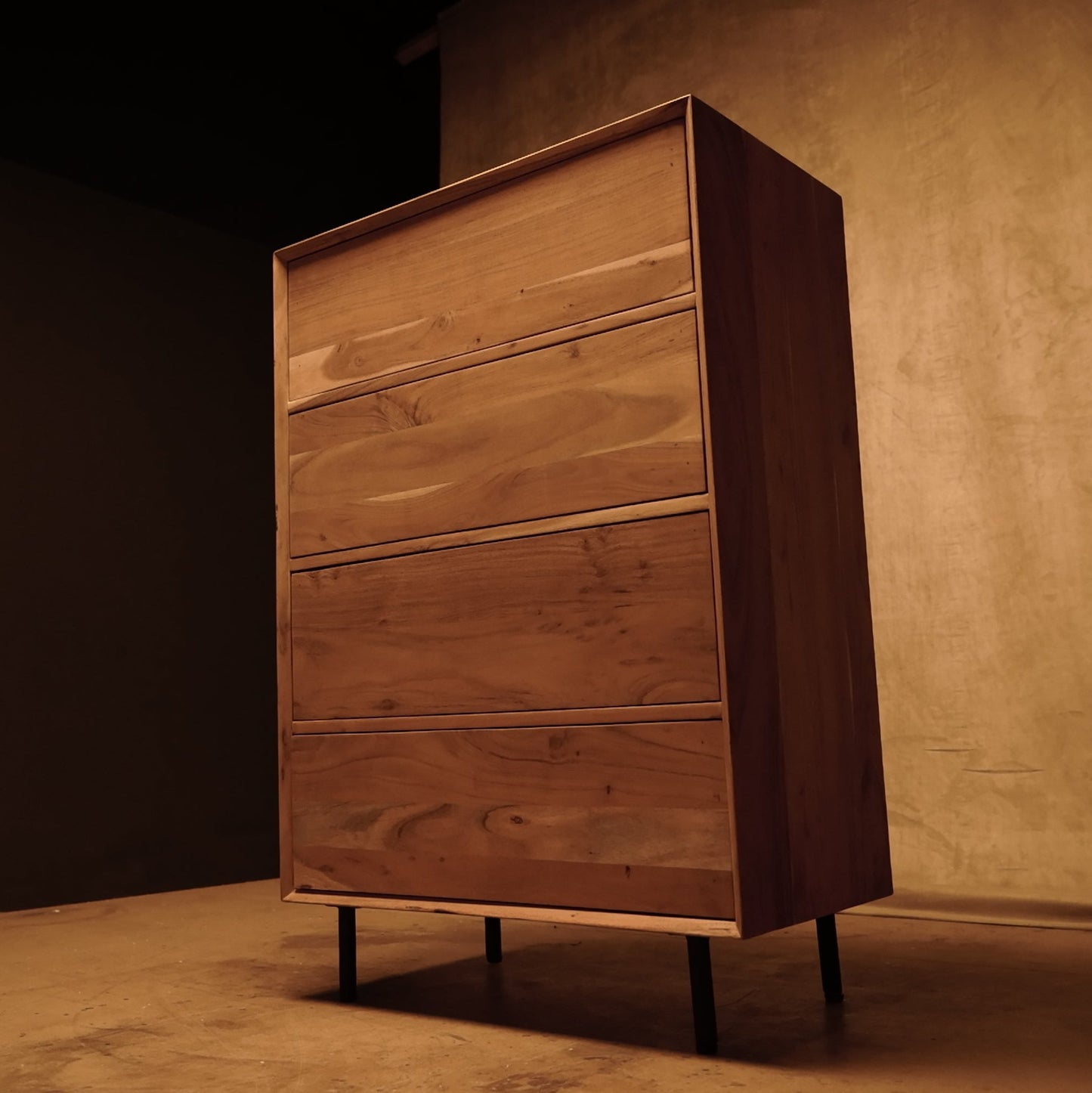 Chest of drawers no. 68