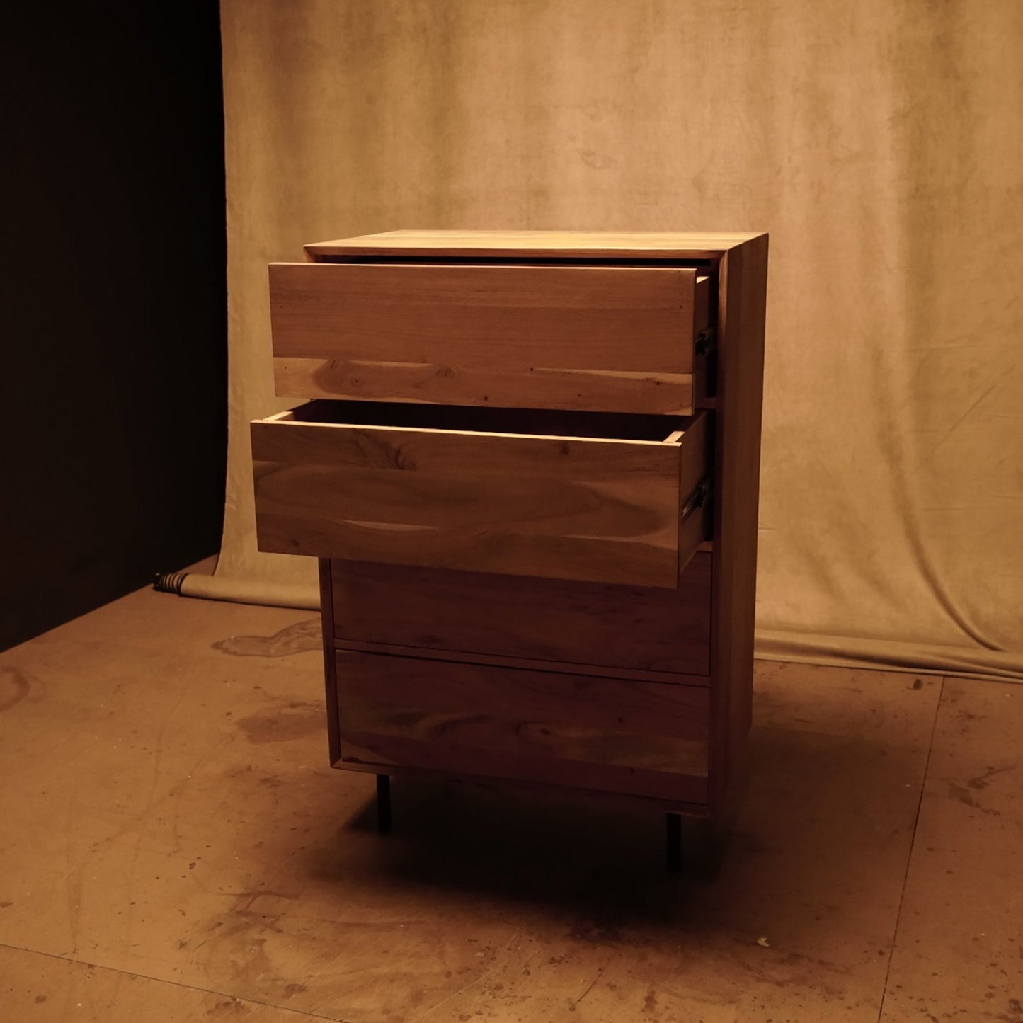 Chest of drawers no. 68