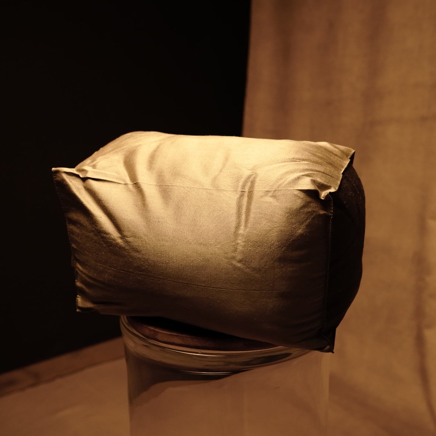 Rechteckiges Kissen 30x20 cm in Grüntönen – Bohemian-Stil aus glänzender Seide
