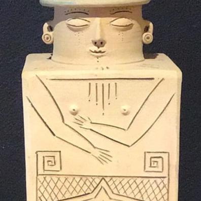 Clay urn by artist Stefan Schultz (2020)