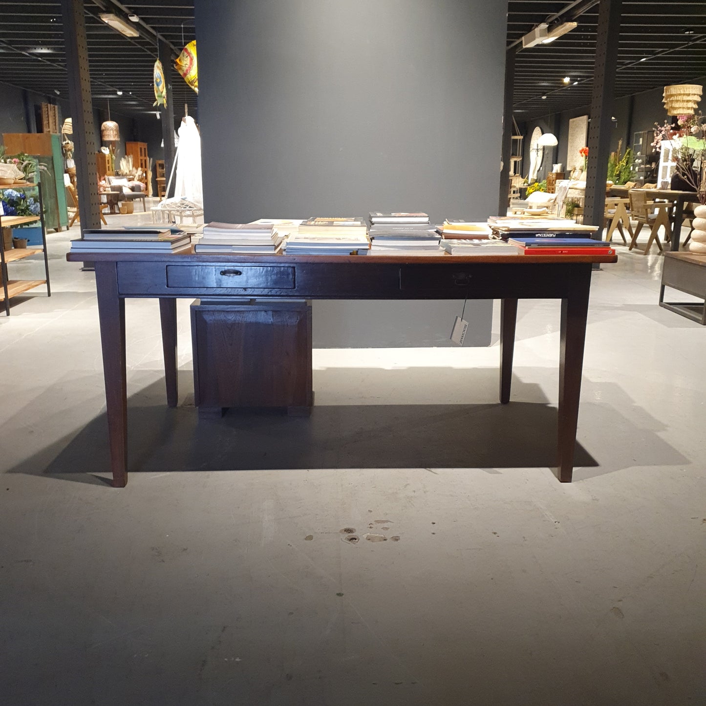 Mesa de teca núm. 172
