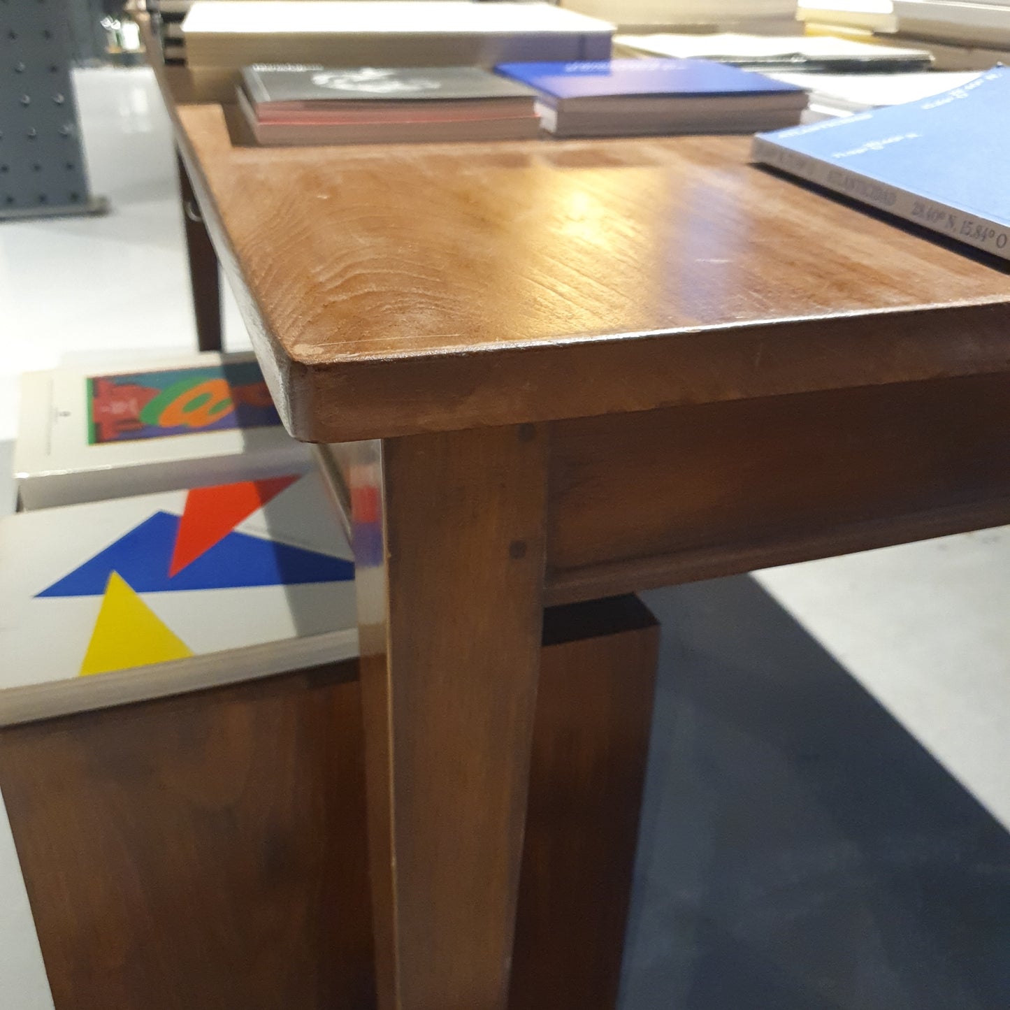 Mesa de teca núm. 172