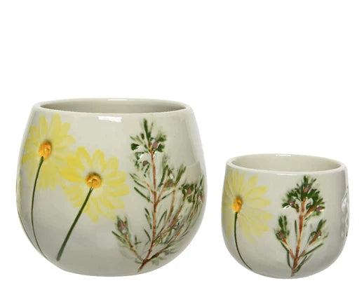 Maceta de cerámica estilo bohemio blanco con flores