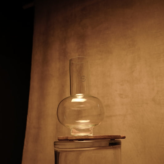 Florero de Vidrio Soplado - Elegancia Atemporal