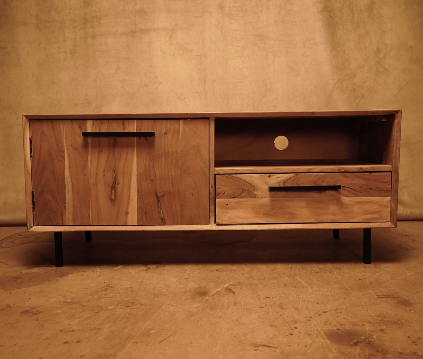 Mueble de Televisión en Madera de Acacia estilo escandinavo