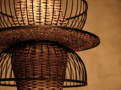 Handgefertigte Deckenlampe aus Rattan und Stahl – Vintage-Stil