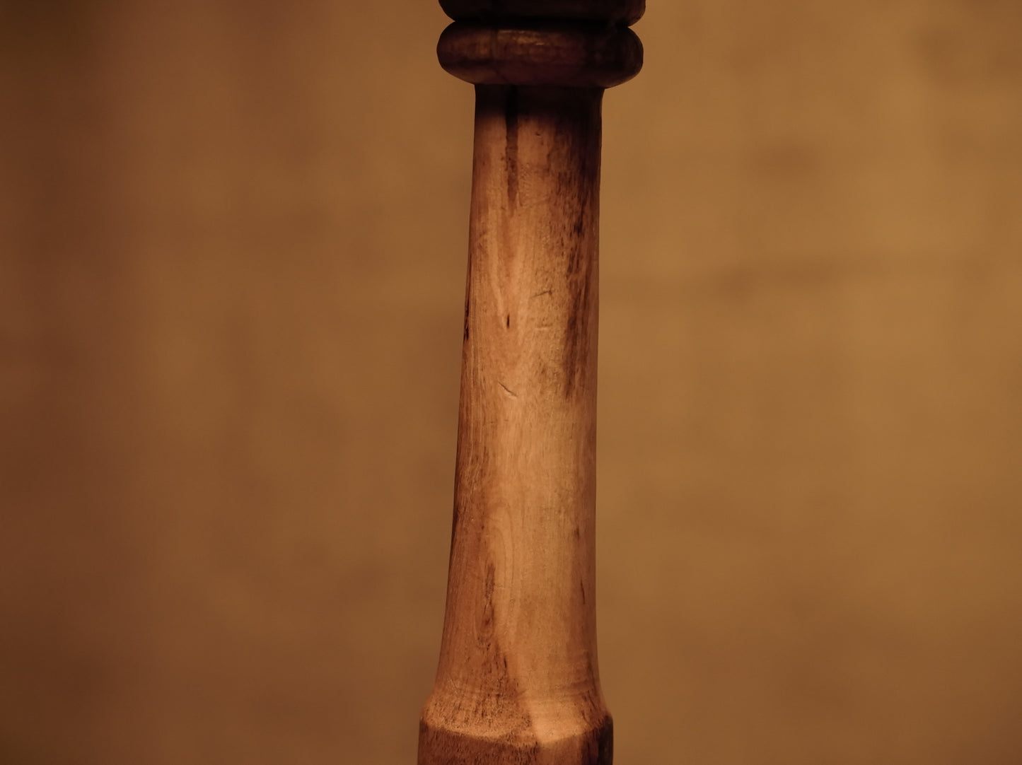 Mango wood candle holder