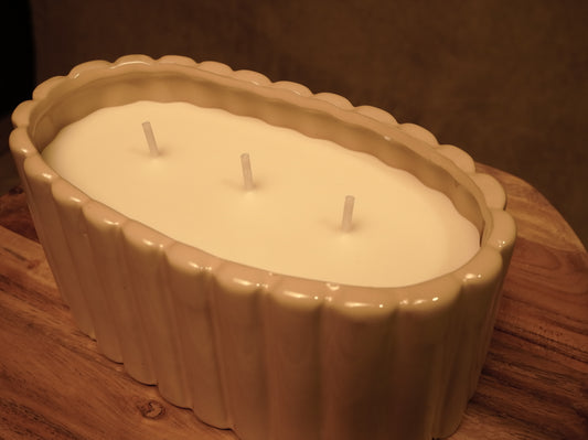 Vela de citronella aromática en base de cerámica estilo contemporánea