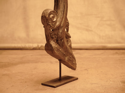 Figura Decorativa de Madera Tallada